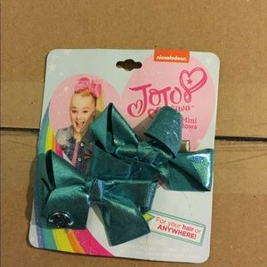 Jojo Siwa metallic hair bow